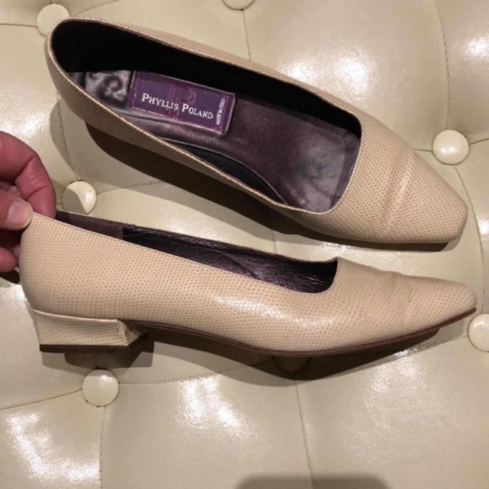 Phyllis Poland Genuine Italian leather low heel size 7.5